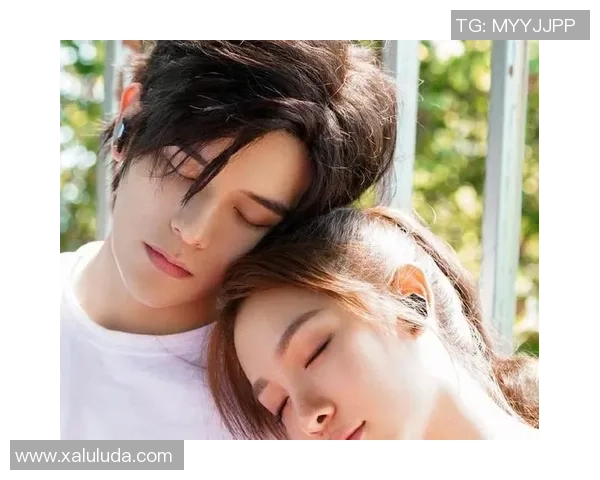 明星恋情曝光对事业的影响分析助力还是阻力的深度探讨